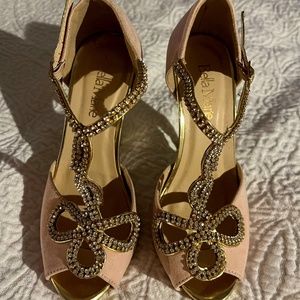 Bella Marie Womens Blush Strappy Peep Toe Stiletto w/Rhinestones (Size 5.5) NWOT